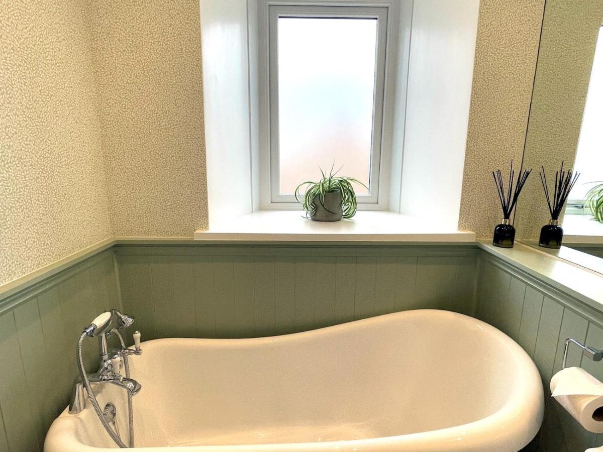Pass The Keys Beautifully Presented 3Br Luxury Apartment Kirkcudbright Buitenkant foto